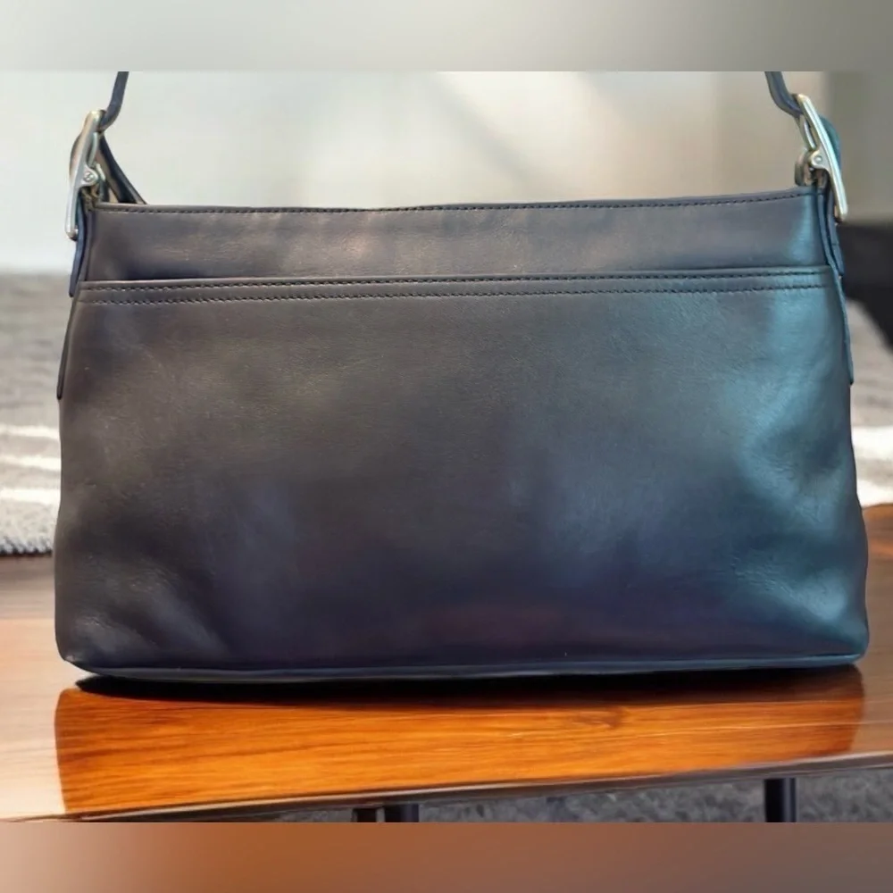 Vintage Coach Legacy 9861 Navy Leather Shoulder Bag - Picture 2 of 9